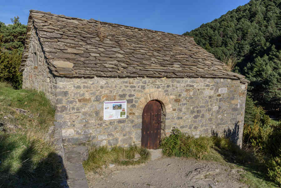 Huesca - Tella 16 - ermita de los Santos Juan y Pablo.jpg